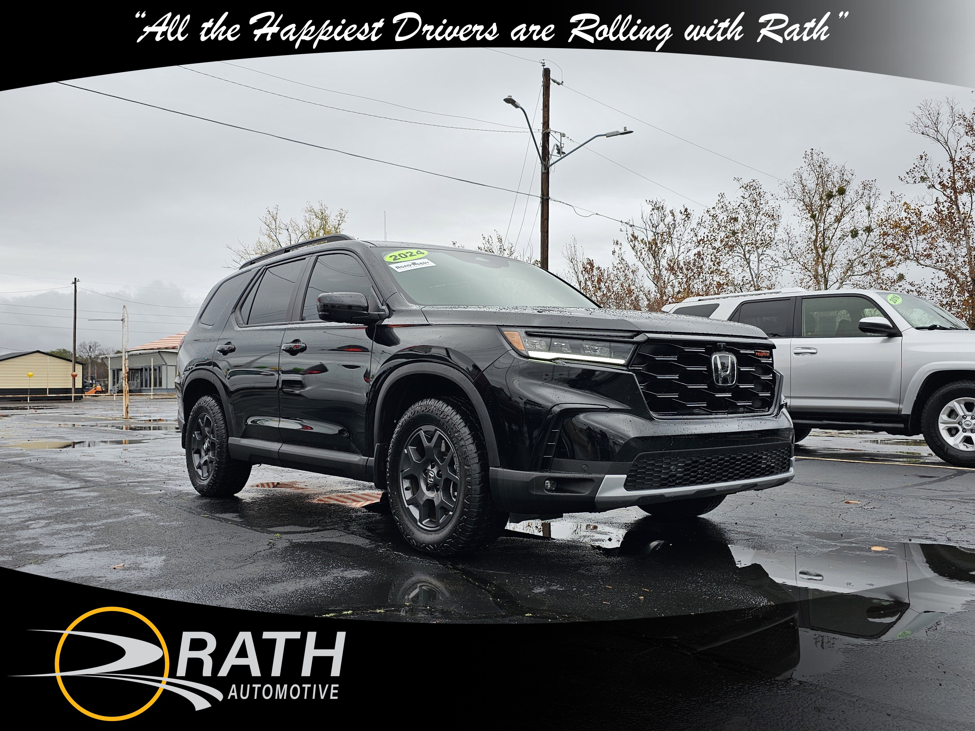 Used 2024 Honda Pilot TrailSport image 1