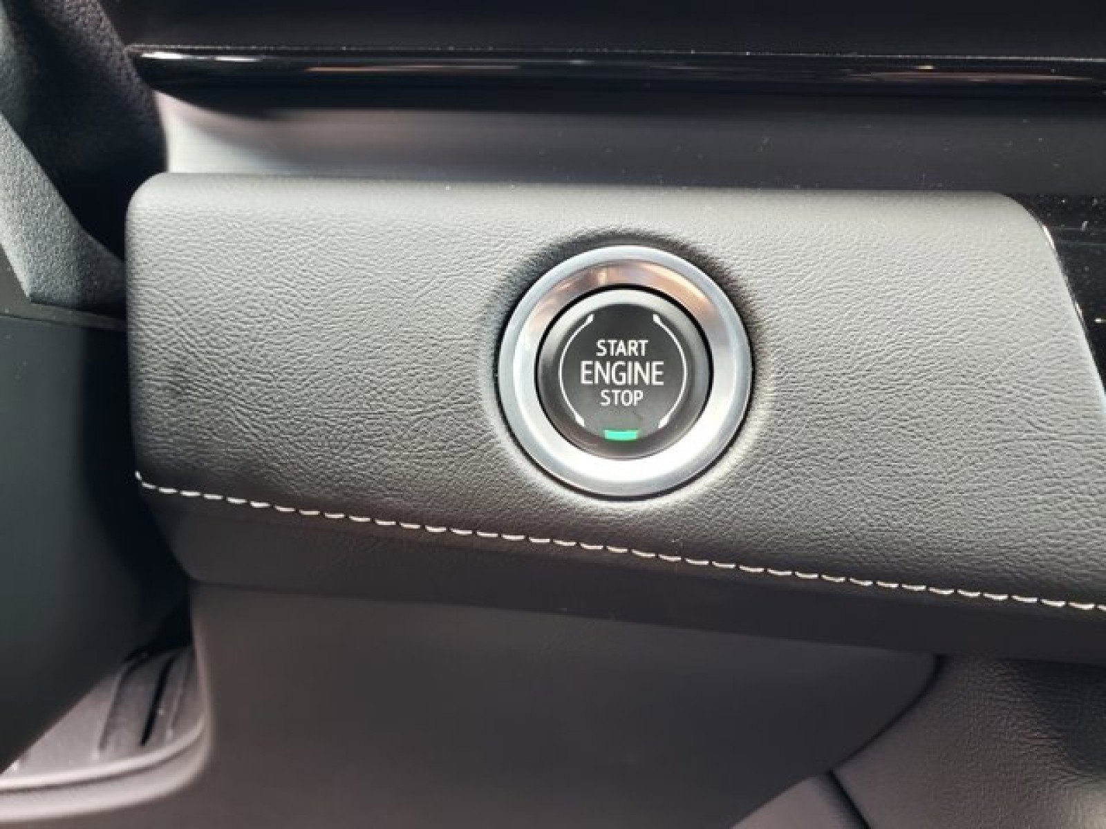 Used 2022 Cadillac Escalade Luxury image 21