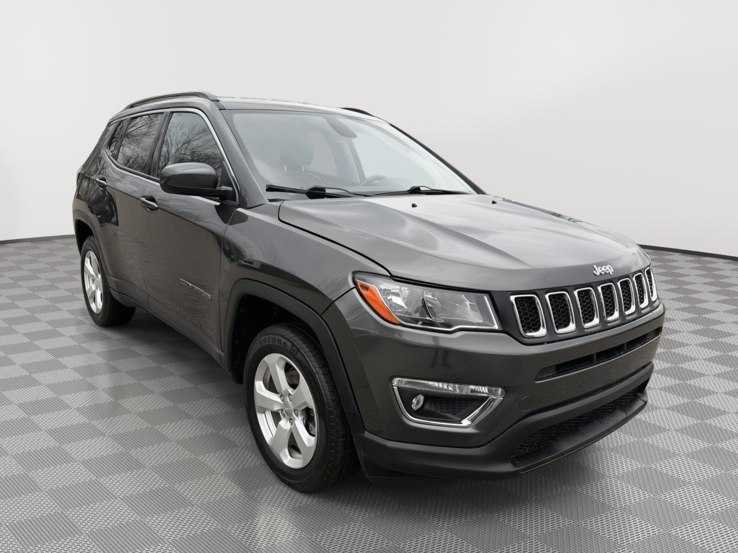 Used 2019 Jeep Compass Latitude w/ Cold Weather Group AWD/4WD image 7