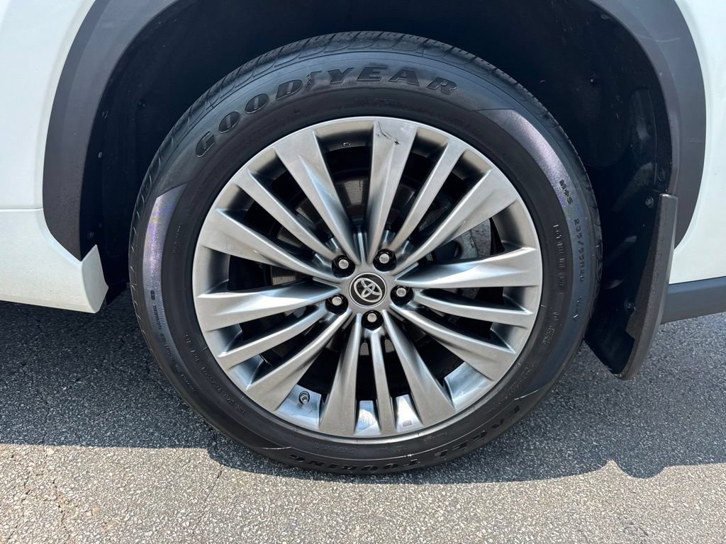 Certified 2020 Toyota Highlander Platinum AWD/4WD image 49