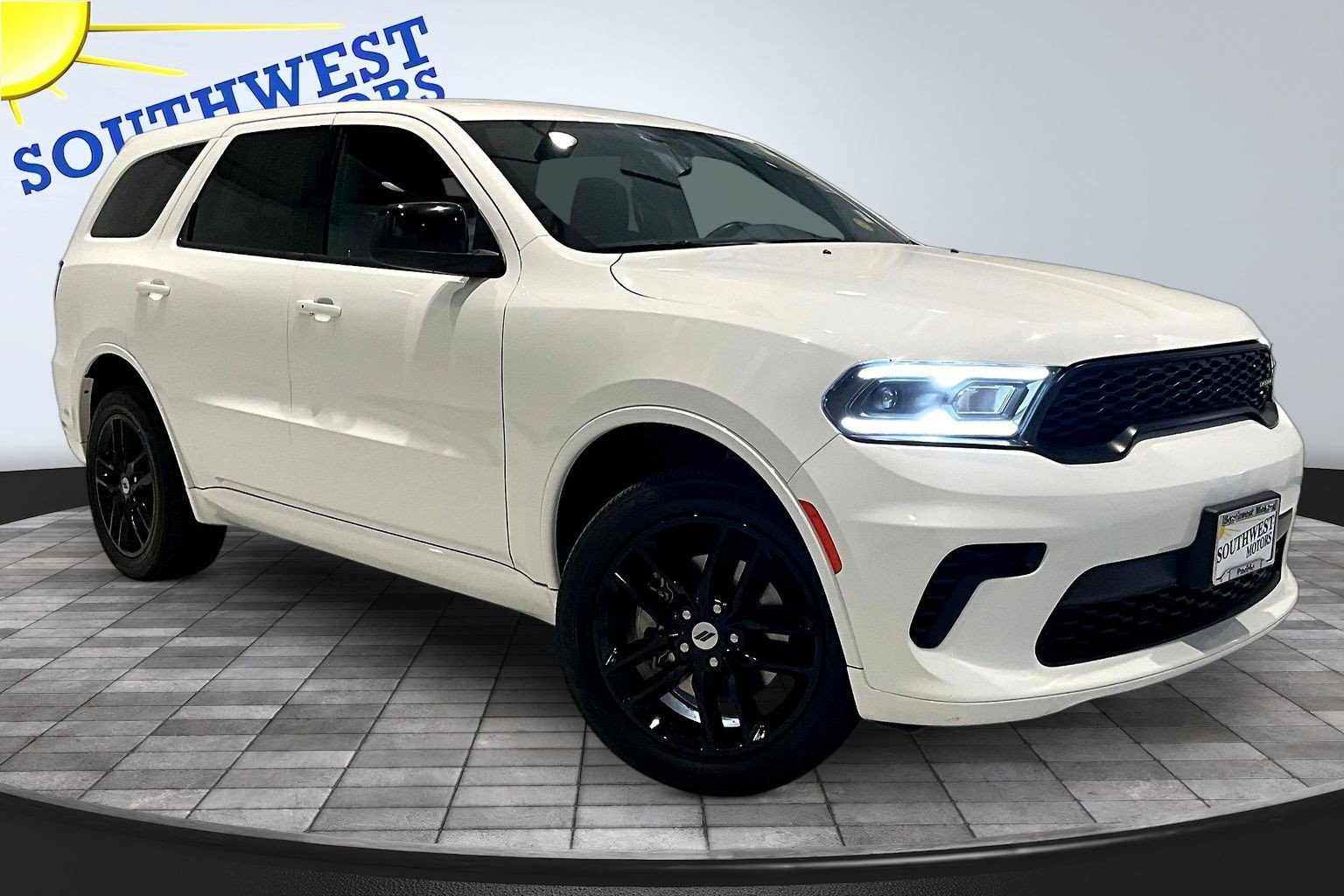 Used 2024 Dodge Durango GT AWD/4WD image 3