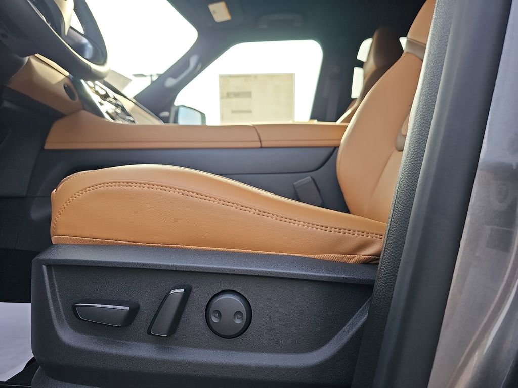 New 2026 Nissan Armada SL w/ Captain's Chari Seat Package RWD image 34