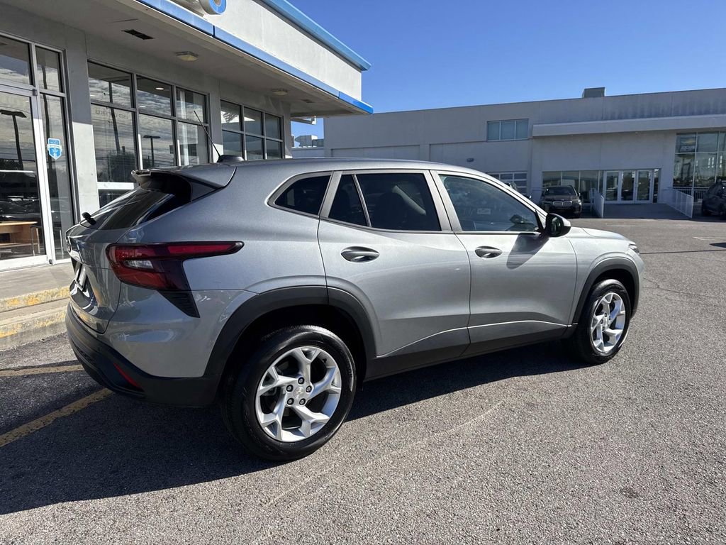 Certified 2024 Chevrolet Trax LS w/ LS Convenience Package image 8