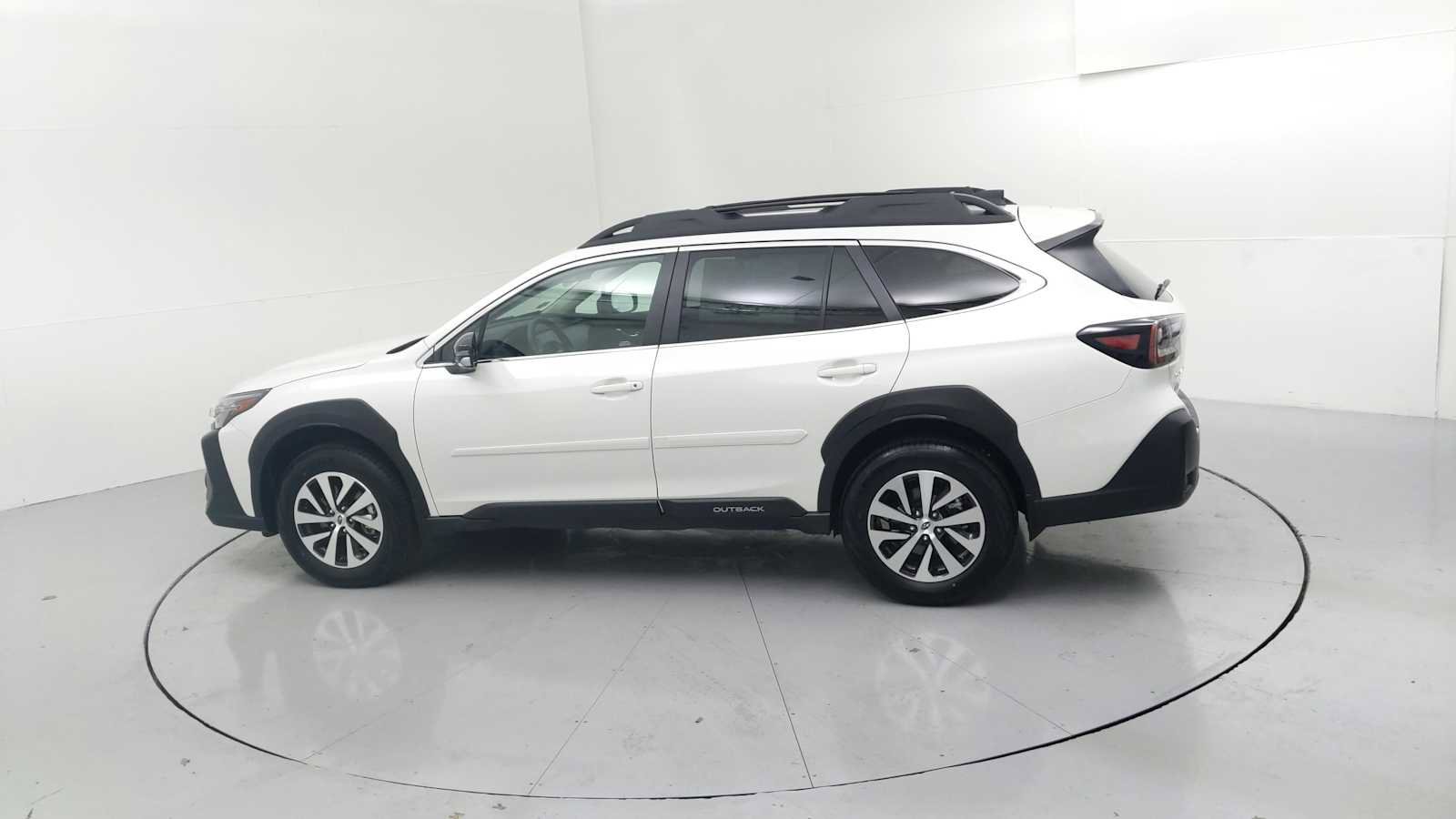 Certified 2025 Subaru Outback Premium image 6