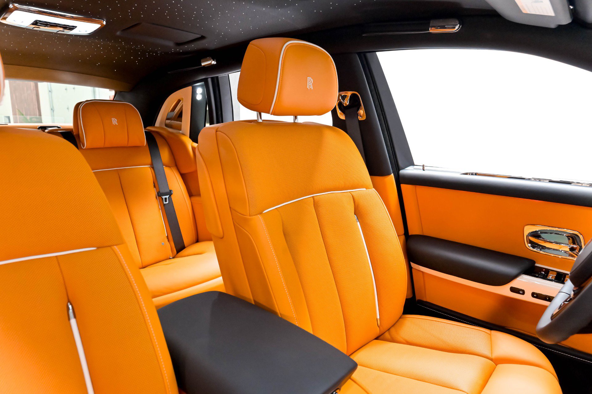 Used 2022 Rolls-Royce Phantom Sedan w/ The Phantom Package RWD image 26