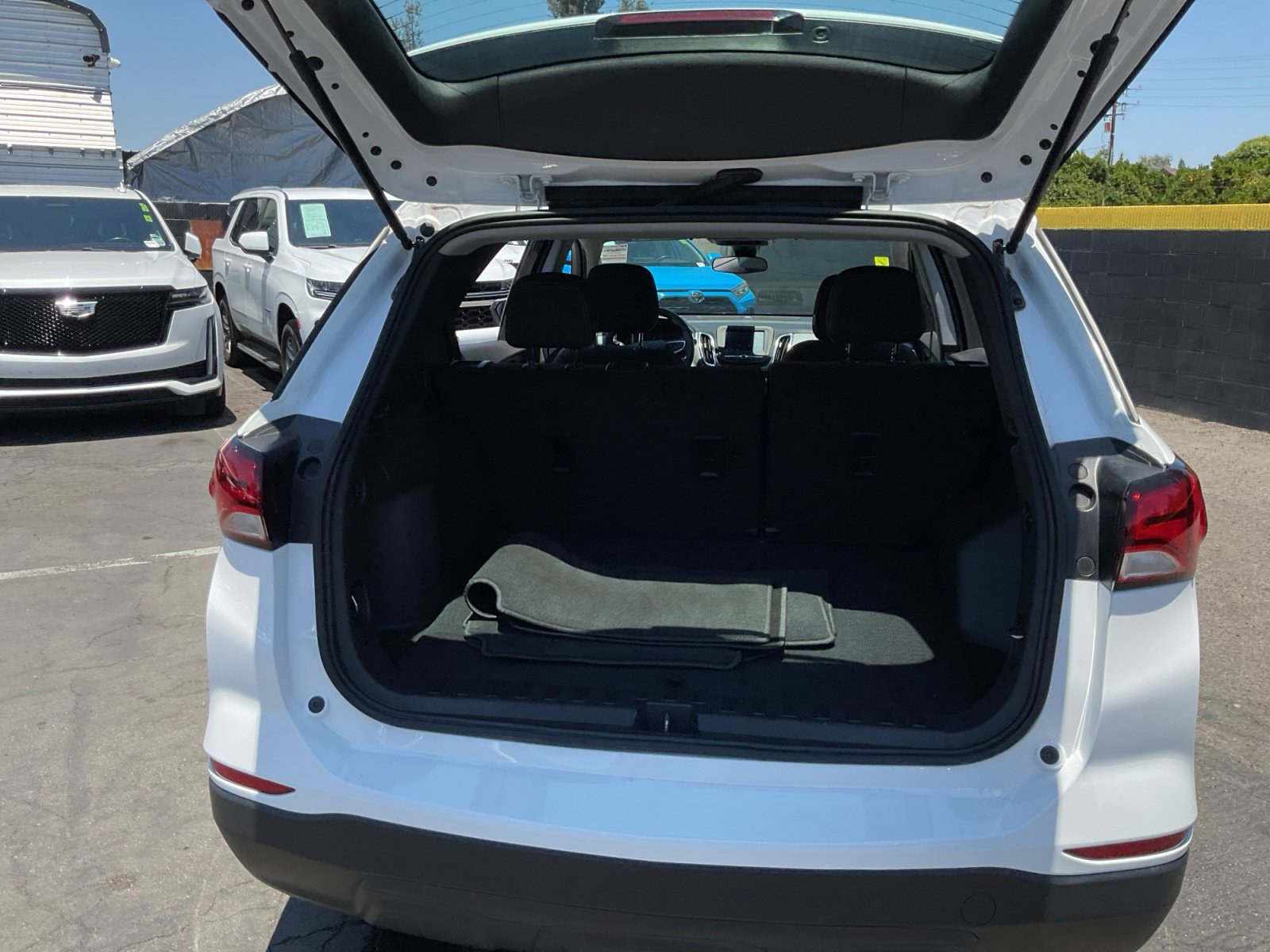 Used 2023 Chevrolet Equinox LS FWD image 26