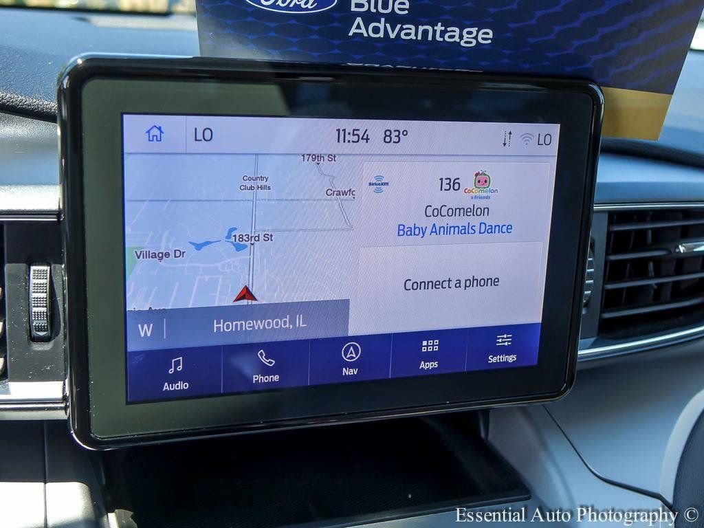 Used 2023 Ford Explorer XLT w/ Equipment Group 202A AWD/4WD image 17