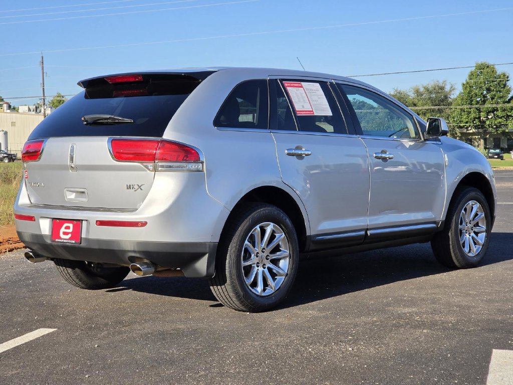 Used 2011 Lincoln MKX 2WD w/ 101A Rapid Spec Order Code image 8
