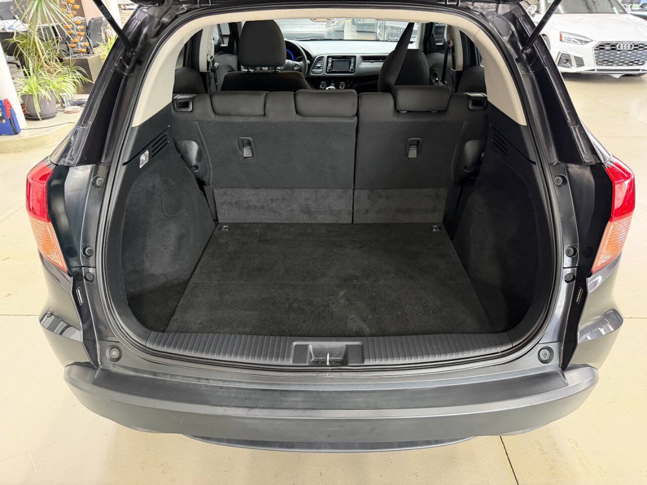 Used 2017 Honda HR-V LX image 9