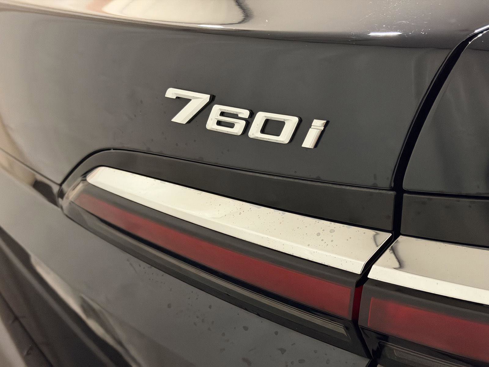 Used 2023 BMW 760i xDrive image 23