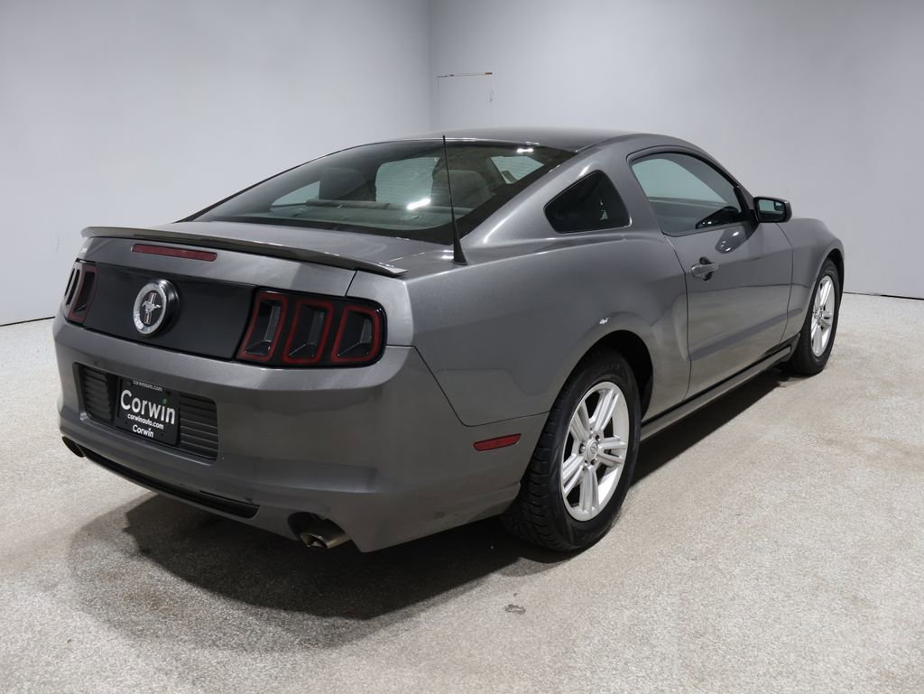 Used 2014 Ford Mustang Coupe image 2