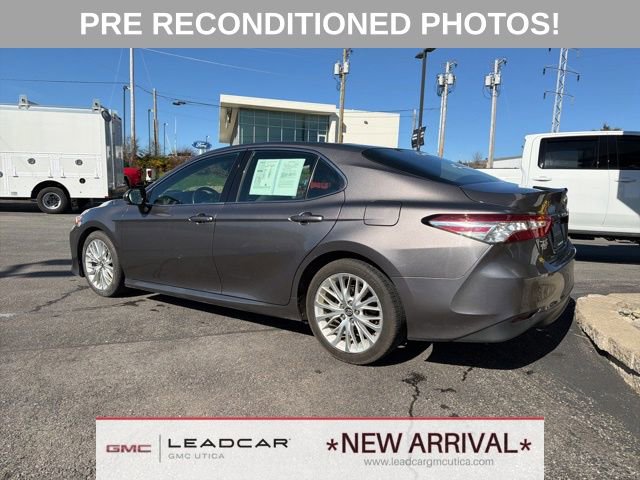 Used 2018 Toyota Camry XLE FWD image 3