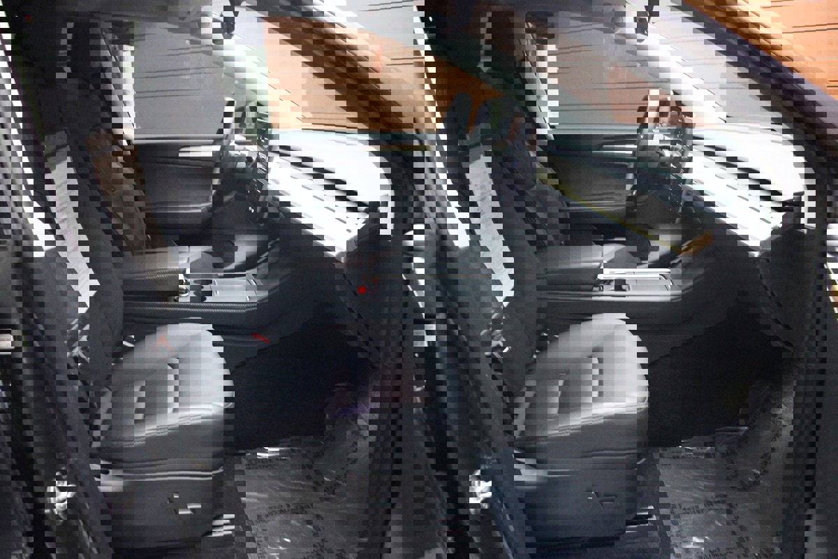 Used 2023 Tesla Model Y Long Range image 31