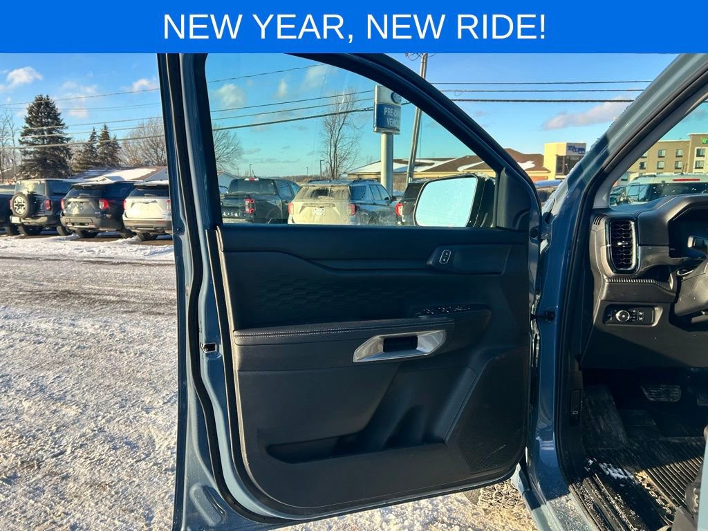 Used 2025 Ford Ranger XLT w/ Trailer Tow Package image 13