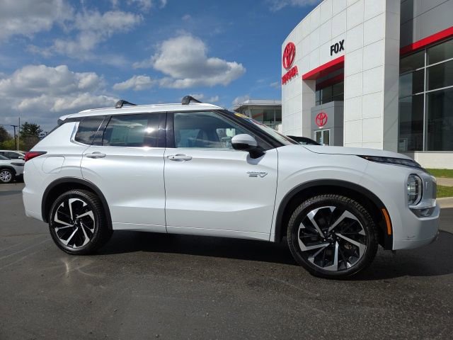 Used 2023 Mitsubishi Outlander SEL AWD/4WD image 1