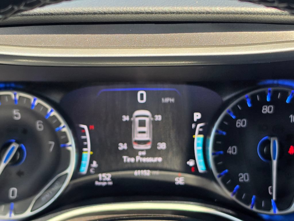 Used 2023 Chrysler Pacifica Touring-L FWD image 23