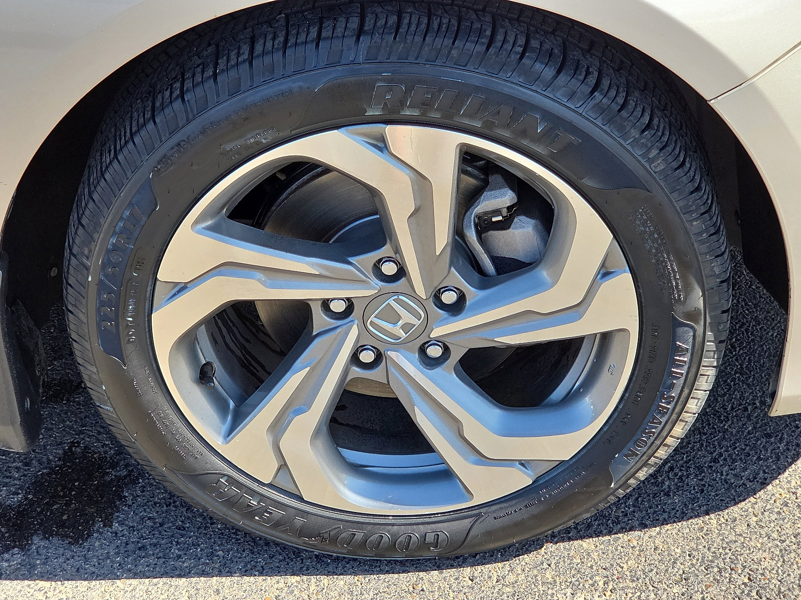 Used 2020 Honda Accord EX image 7