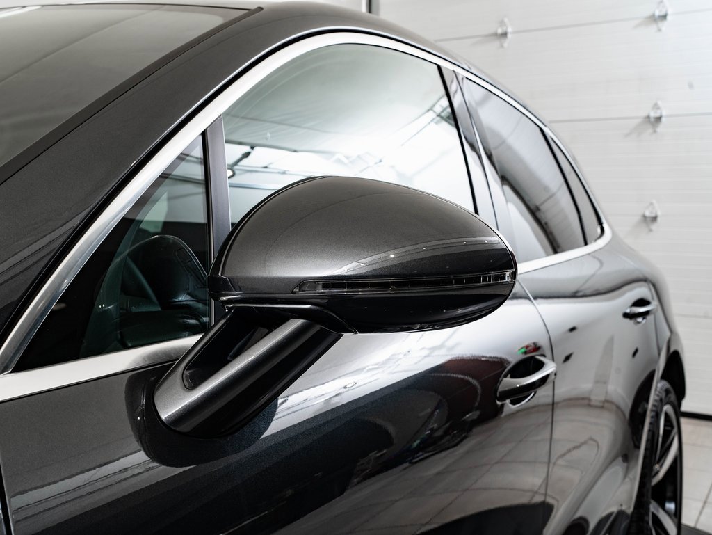 Certified 2024 Porsche Macan S image 17