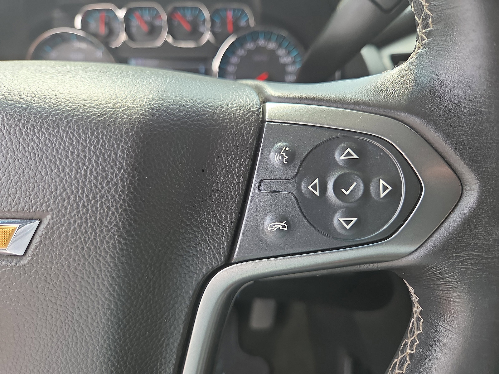 Used 2017 Chevrolet Tahoe LS w/ Enhanced Driver Alert Package image 29