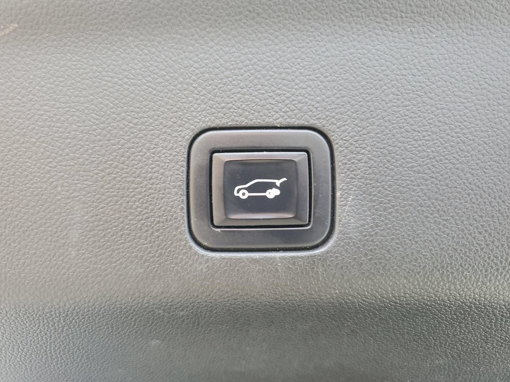 Used 2022 Chevrolet Tahoe LT w/ Luxury Package RWD image 10
