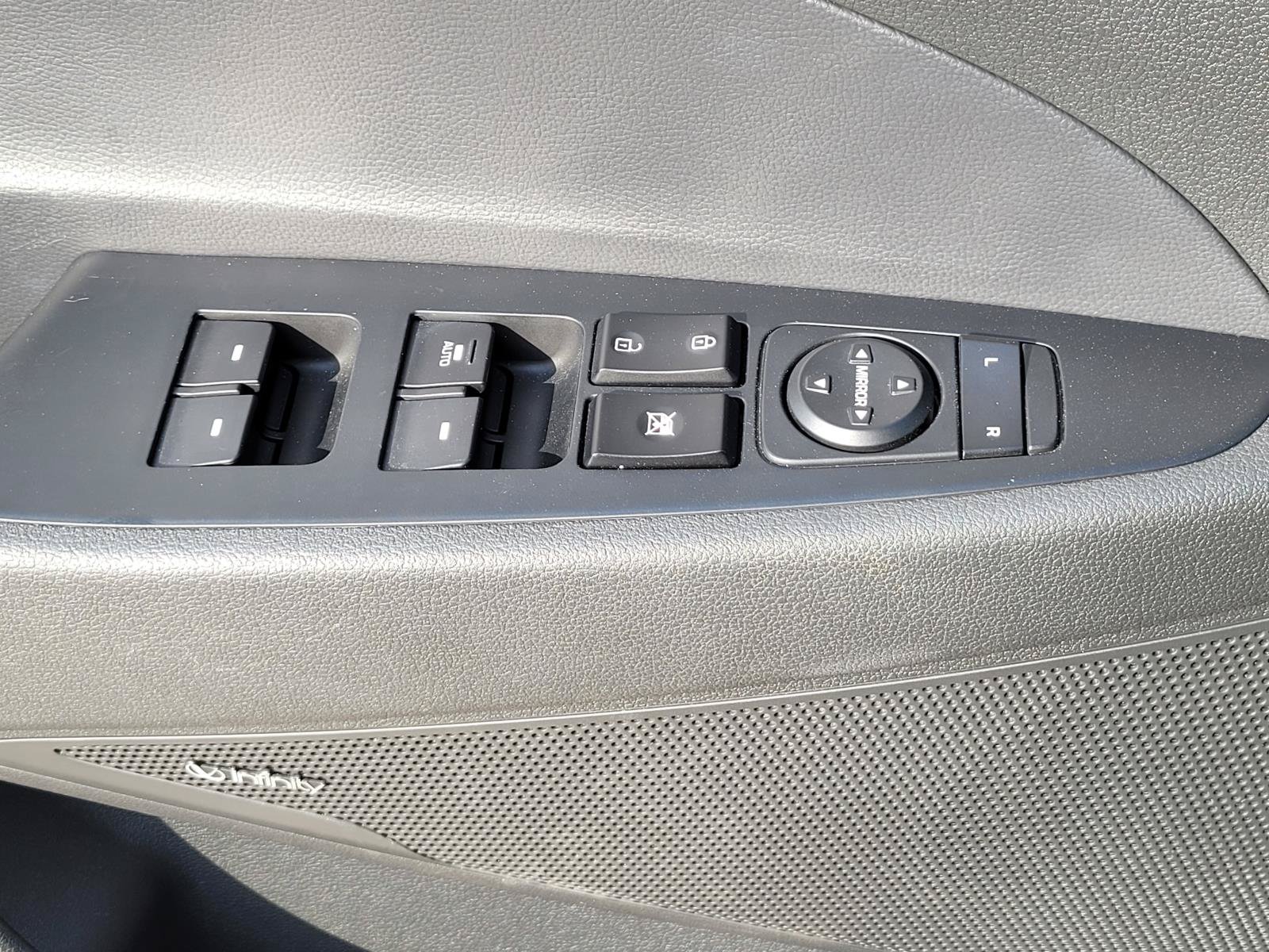 Used 2019 Hyundai Tucson Sport w/ Cargo Package FWD image 26