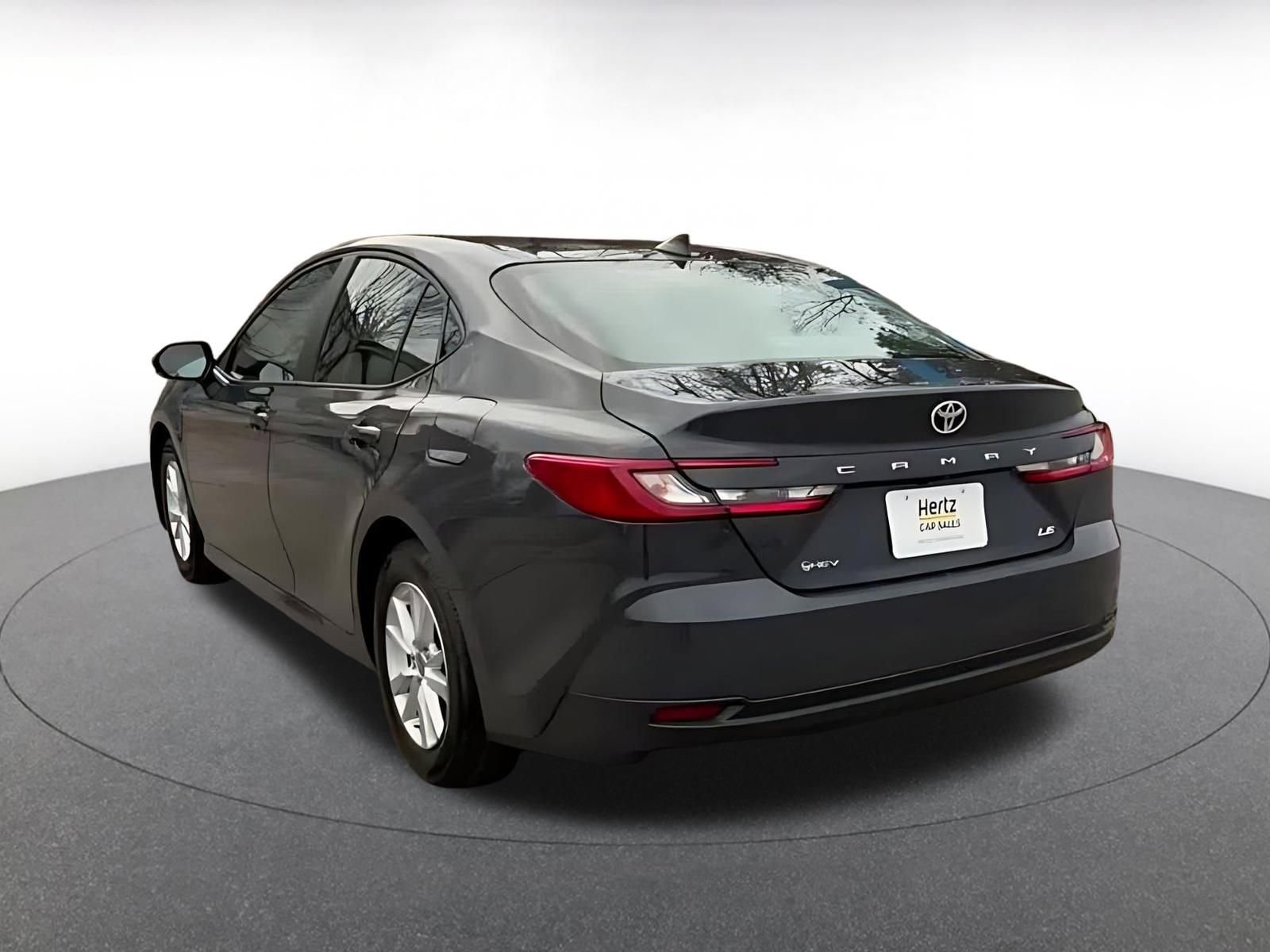 Used 2025 Toyota Camry LE image 11