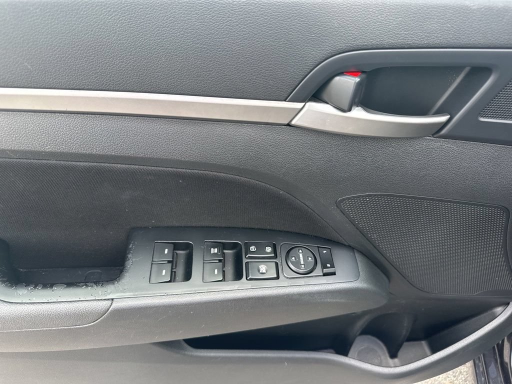 Used 2020 Hyundai Elantra SEL w/ Cargo Package (C1) FWD image 11