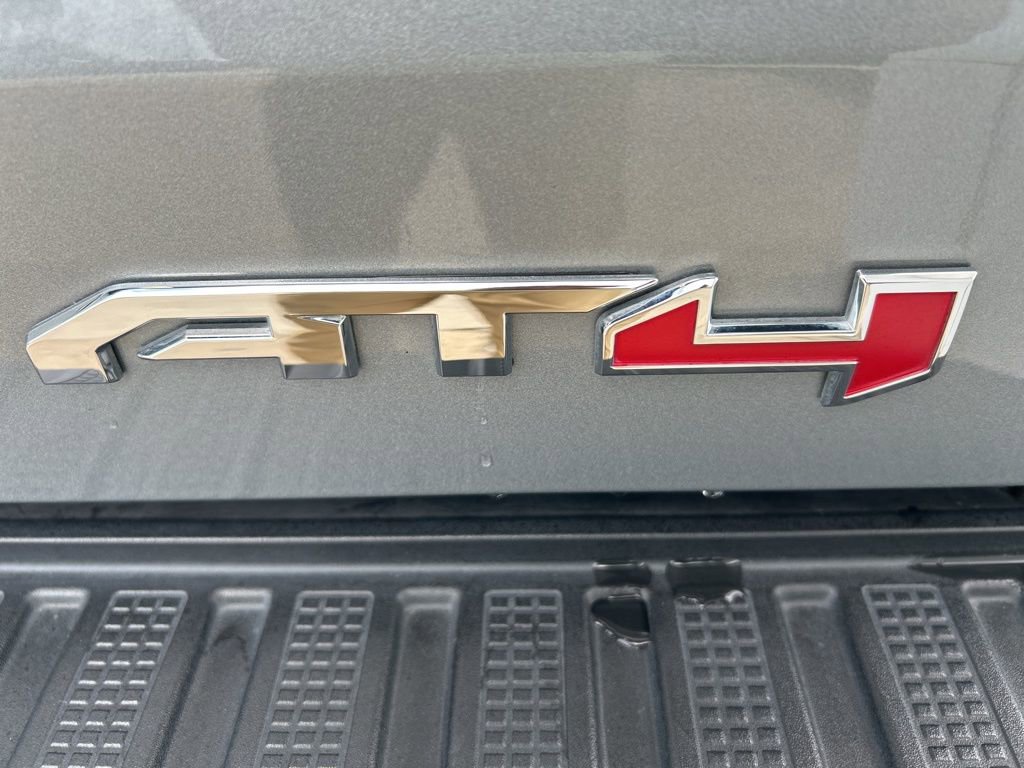 Used 2024 GMC Sierra 1500 AT4 w/ Technology Package image 31
