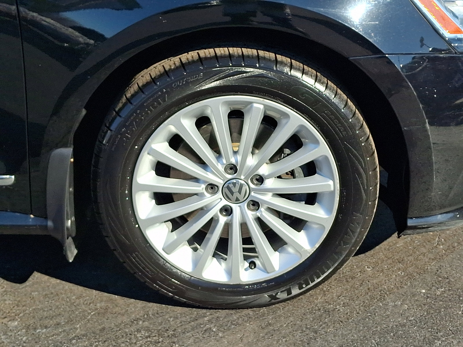 Used 2016 Volkswagen Passat 1.8T SE w/ Lighting Package (P06) image 8