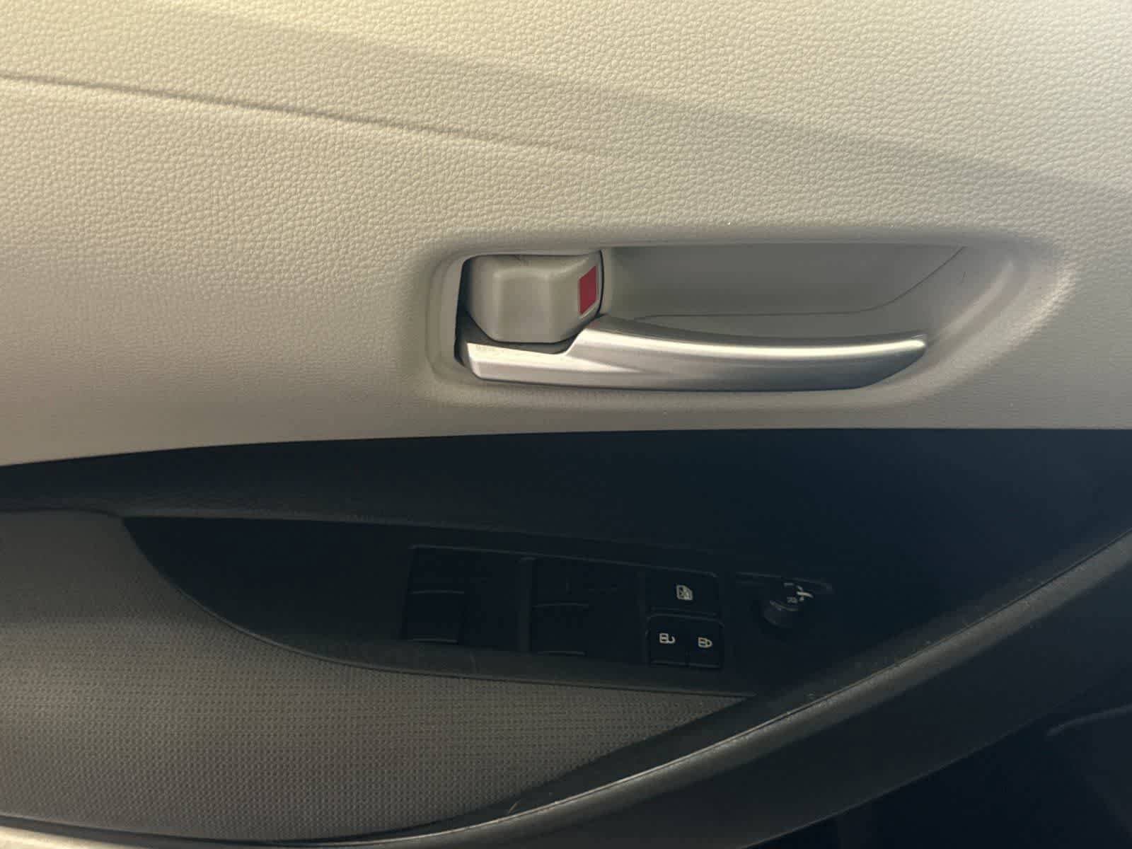 Used 2021 Toyota Corolla LE FWD image 13