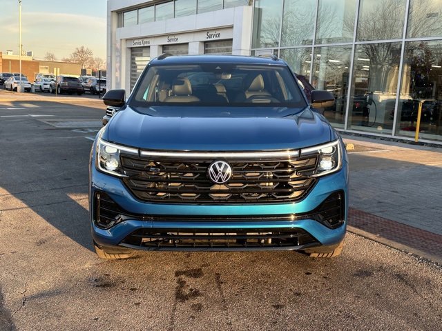 Certified 2025 Volkswagen Atlas Cross Sport SEL R-Line image 2