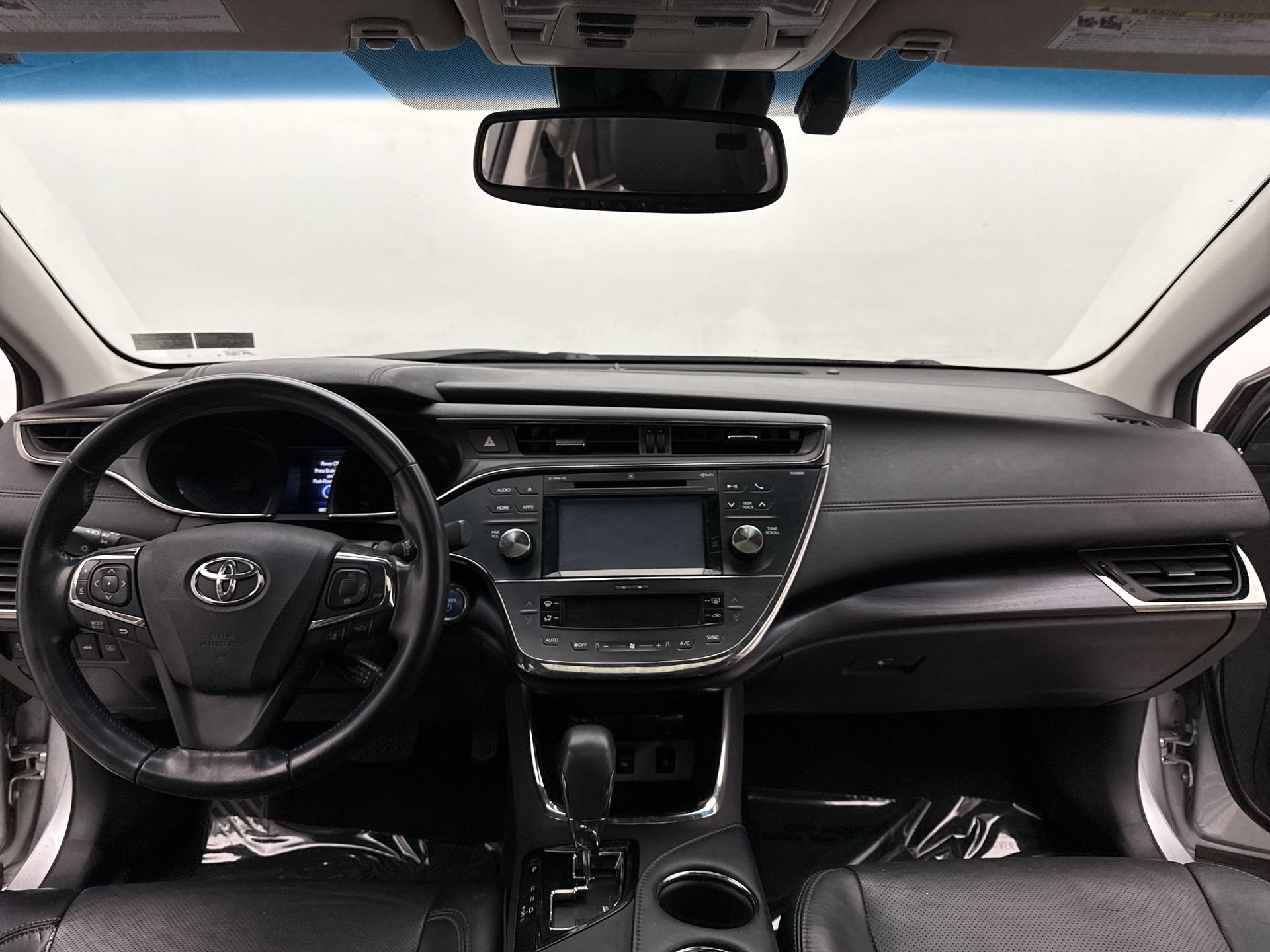 Used 2017 Toyota Avalon Limited w/ All Weather Liner Package FWD image 14