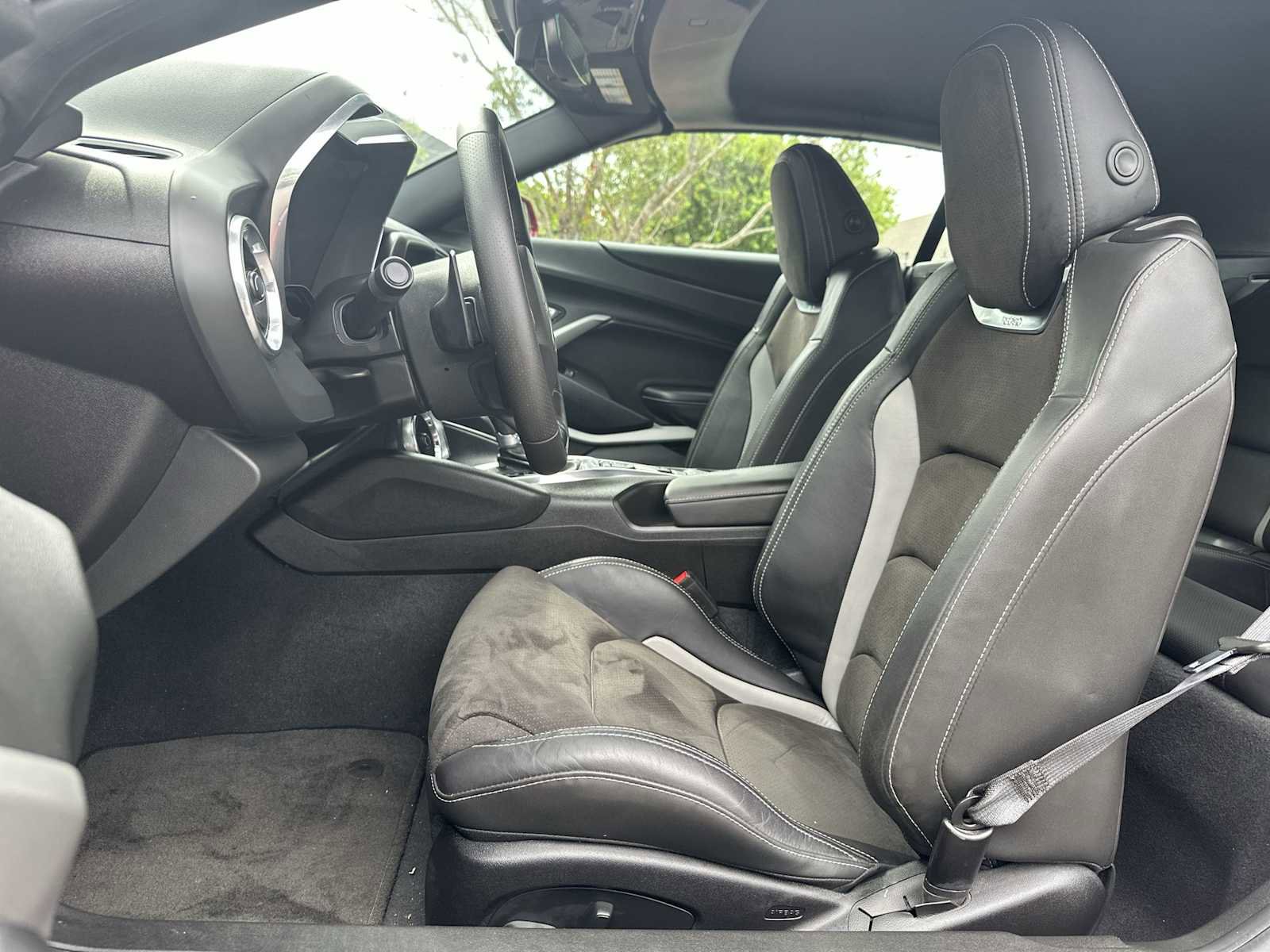 Used 2018 Chevrolet Camaro SS RWD image 15