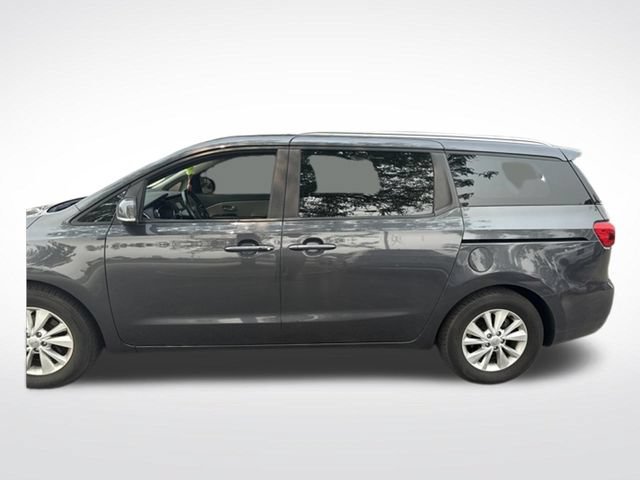 Used 2016 Kia Sedona LX w/ LX Essentials Premium Package FWD image 2