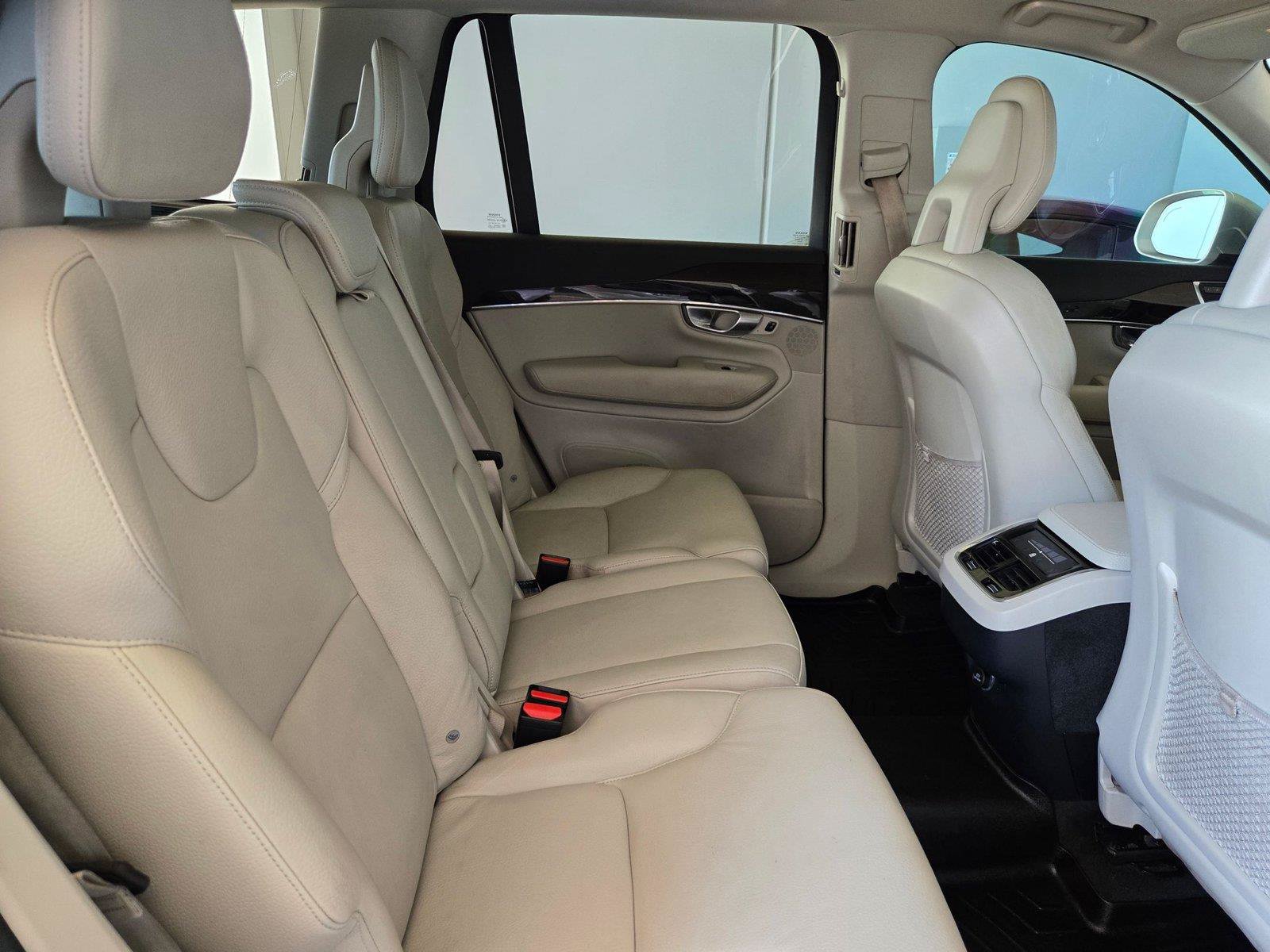 Used 2018 Volvo XC90 T6 Momentum w/ Convenience Package AWD/4WD image 28