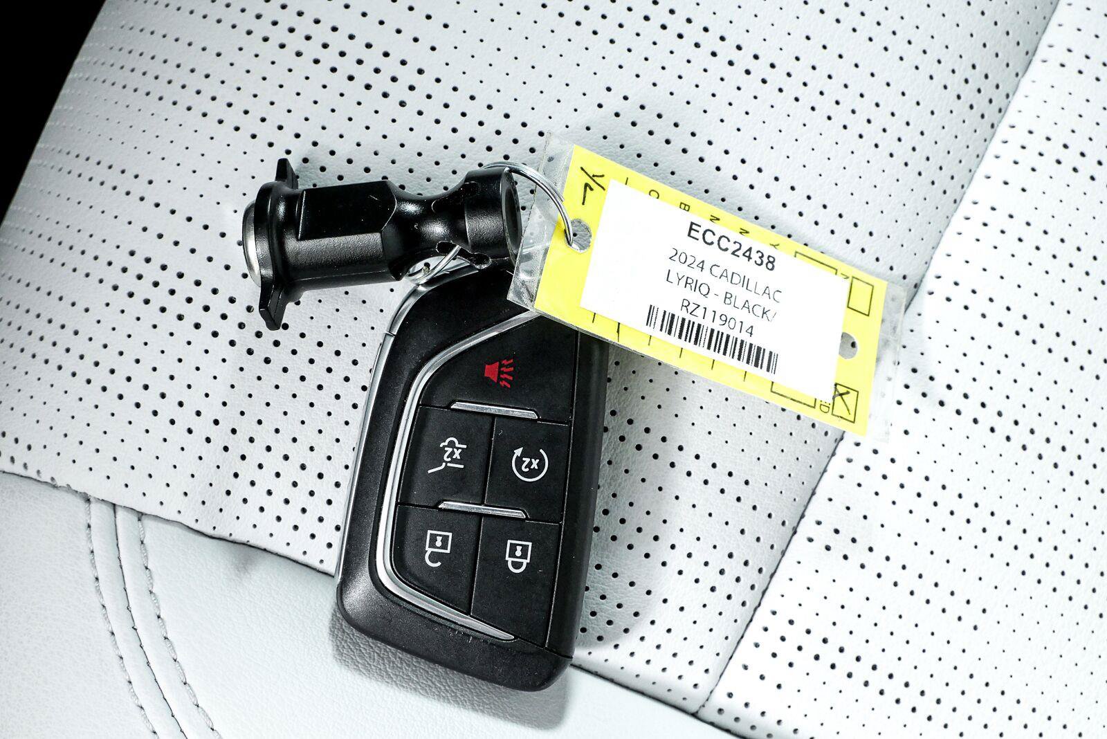 Certified 2024 Cadillac Lyriq Sport RWD image 38