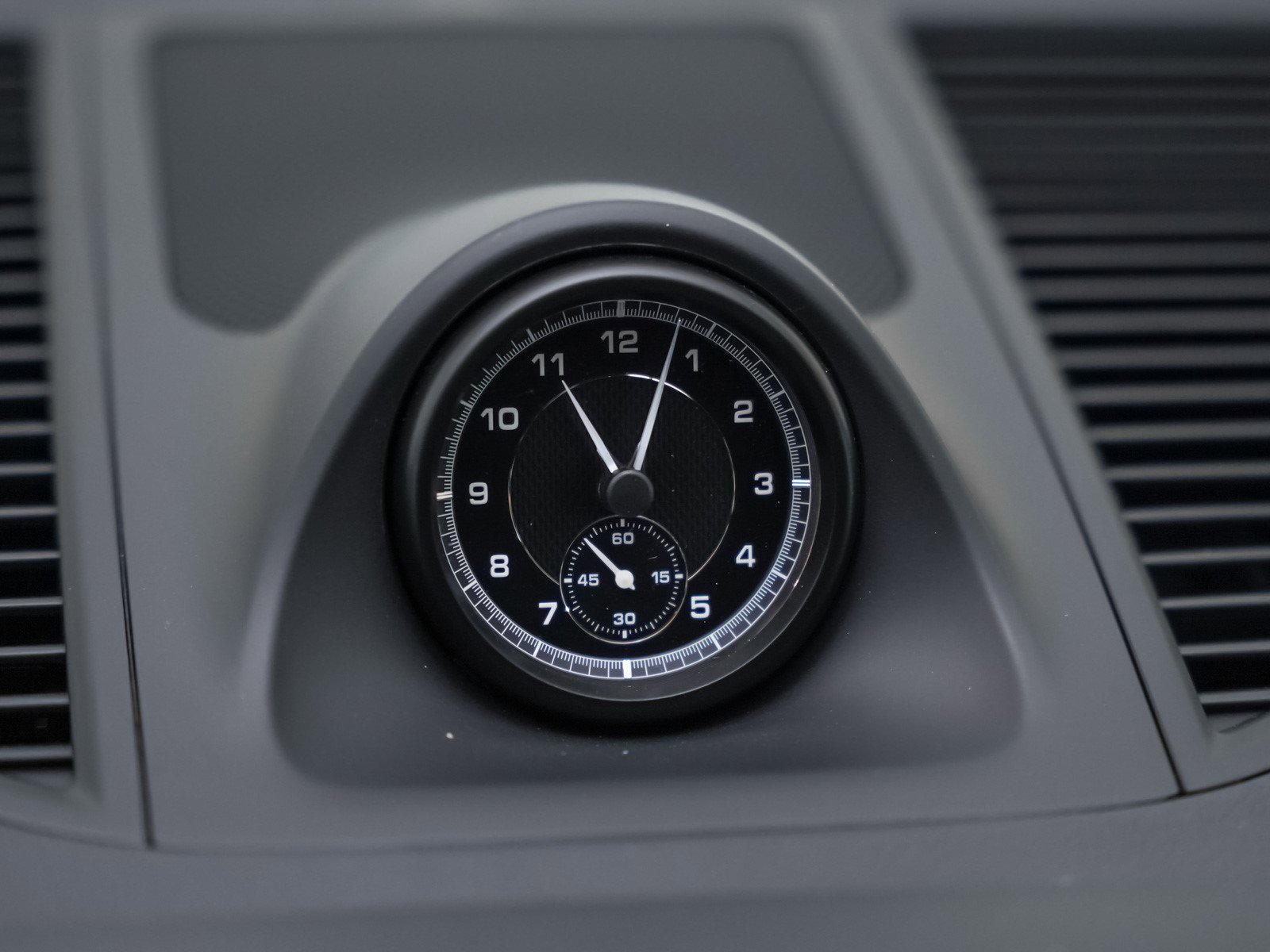 Used 2025 Porsche Macan S image 21