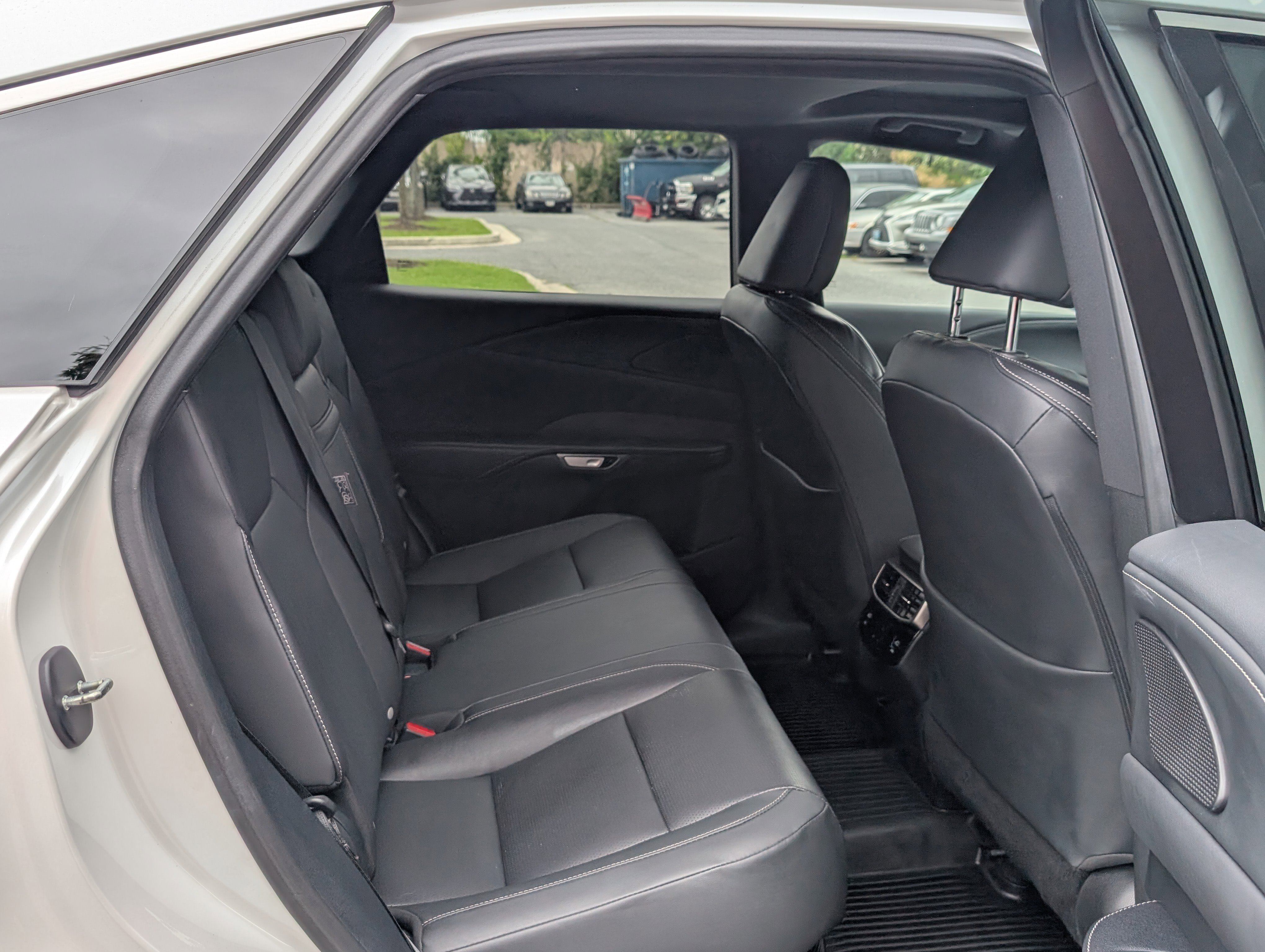 Certified 2023 Lexus RX 350 RX 350h Premium Plus w/ Accessory Package (2T) image 12