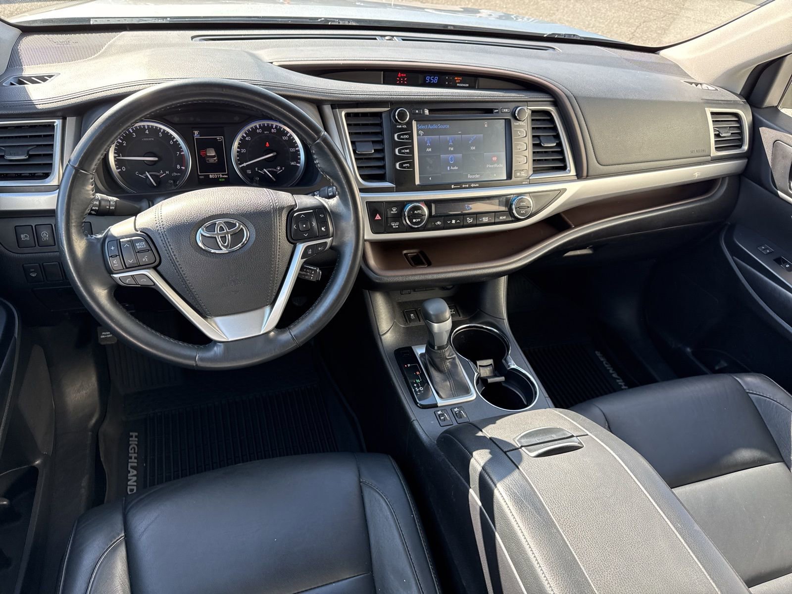Used 2017 Toyota Highlander XLE image 17