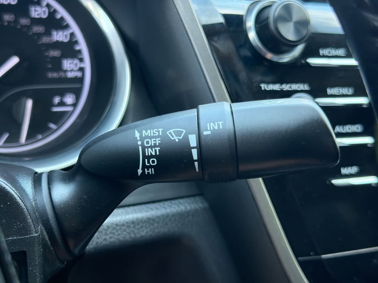 Used 2020 Toyota Camry SE FWD image 26