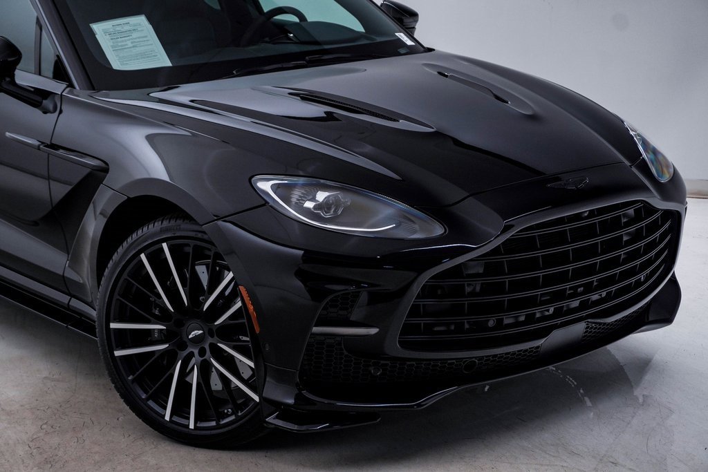 Used 2025 Aston Martin DBX 707 image 4