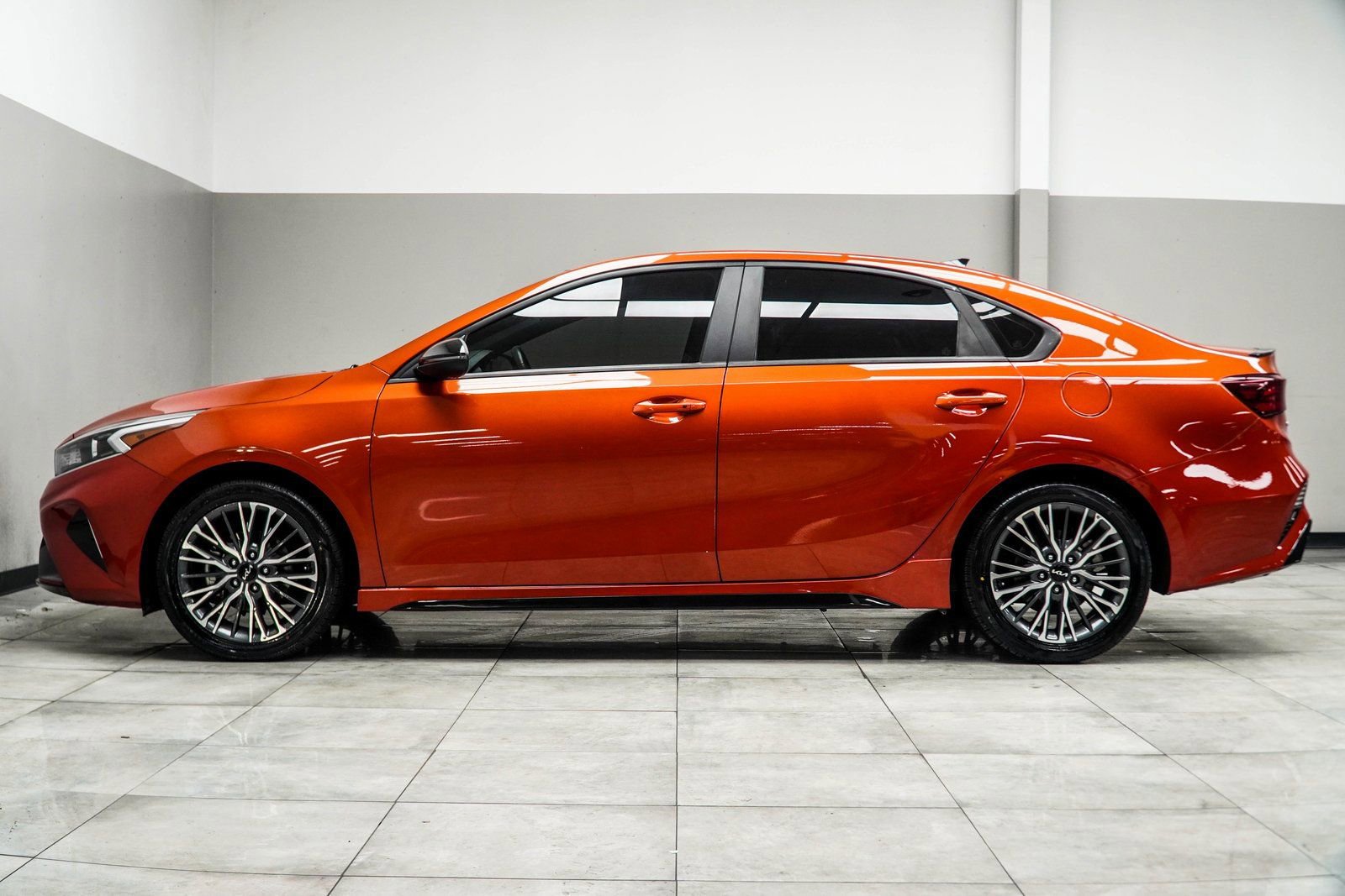 Used 2024 Kia Forte GT-Line w/ GT-Line Premium Package image 9