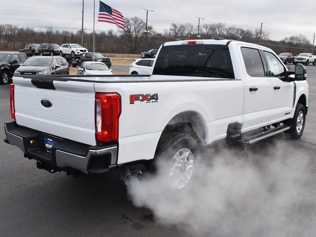 New 2025 Ford F250 XLT w/ FX4 Off-Road Package image 13