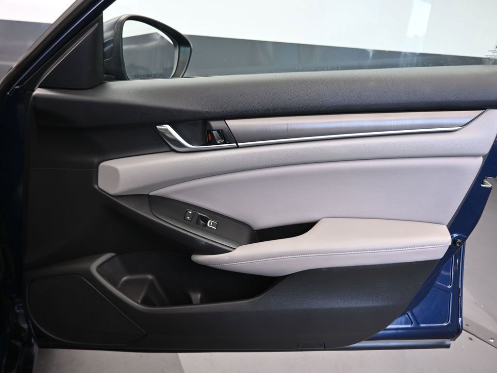 Used 2018 Honda Accord LX image 39