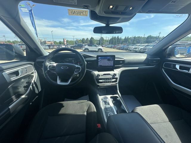 Used 2023 Ford Explorer XLT AWD/4WD image 21