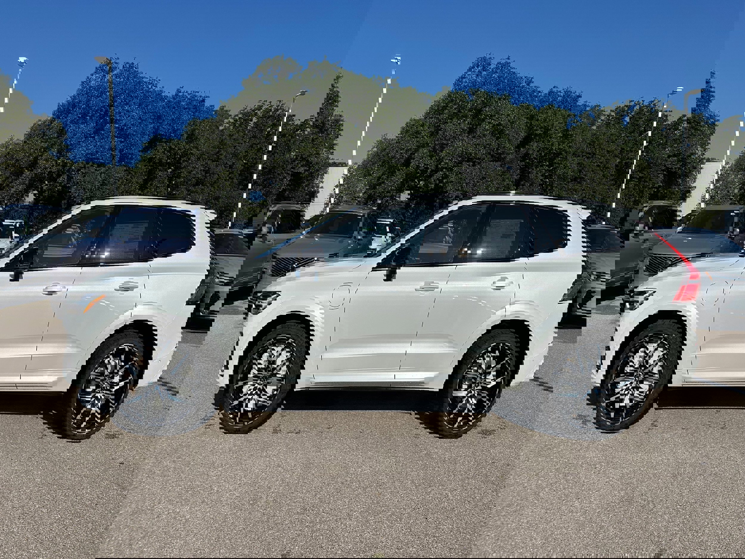 New 2026 Volvo XC60 T8 Polestar image 3