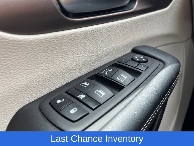 Used 2023 Chrysler Voyager LX FWD image 26