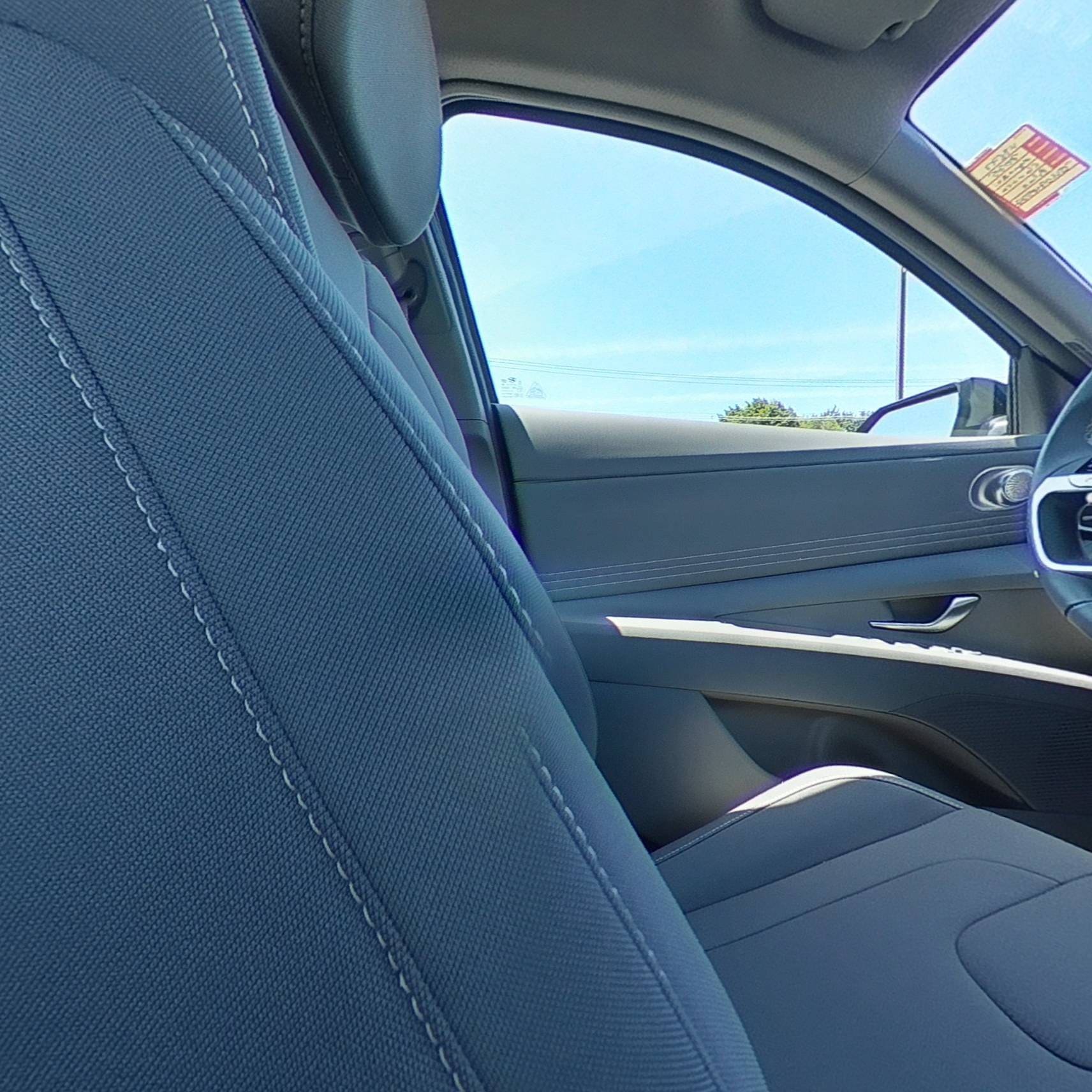 Certified 2025 Hyundai Elantra Sport FWD image 32