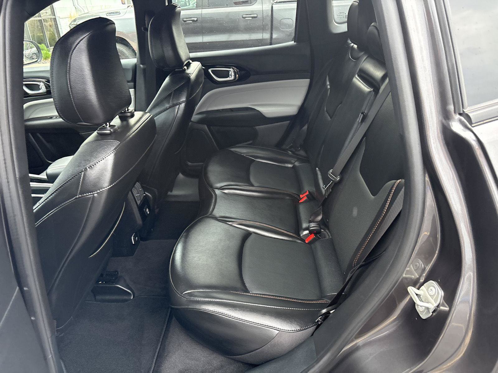 Used 2023 Jeep Compass Limited AWD/4WD image 10