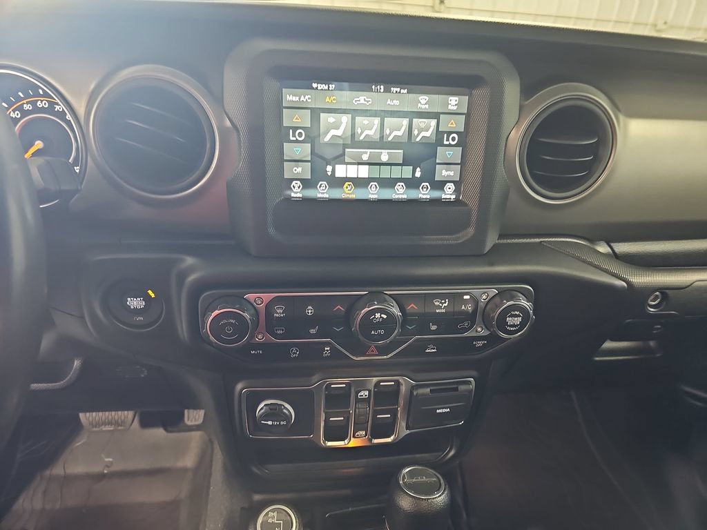 Used 2023 Jeep Gladiator Sport AWD/4WD image 19